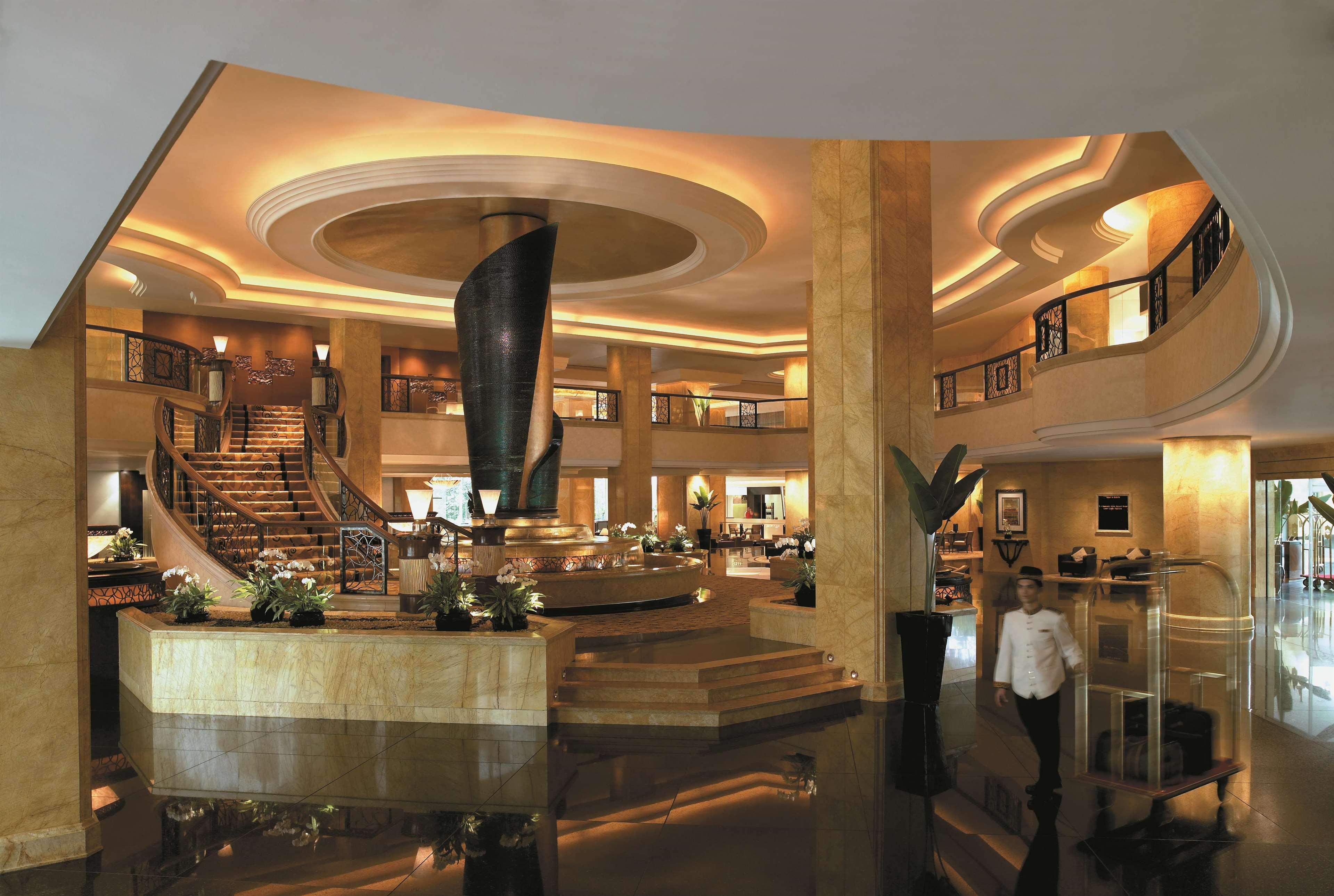 Shangri-La Kuala Lumpur Interior foto The lobby of the hotel